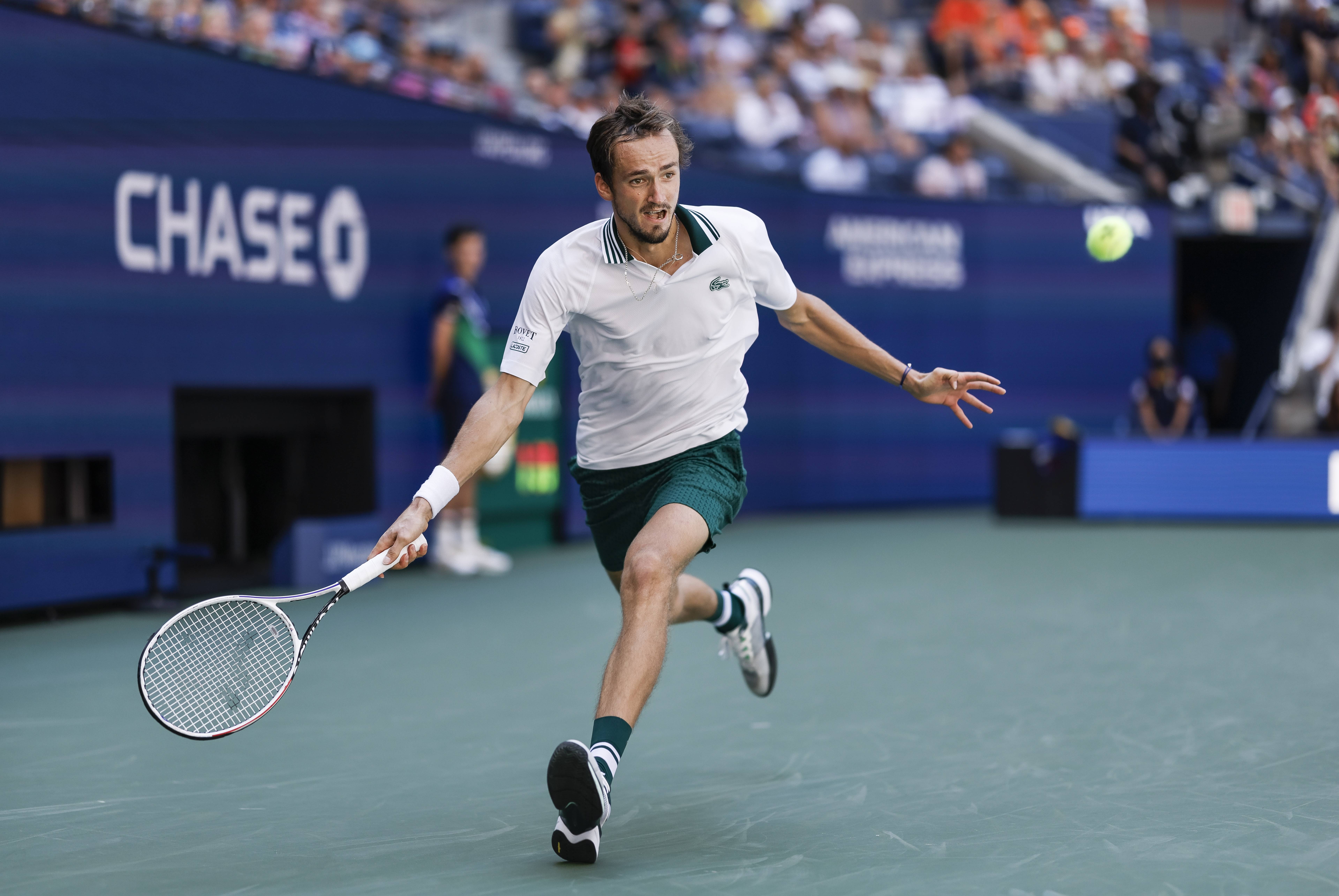 世界网球队翻盘美国网球队,梅德韦杰夫惊艳世界的简单介绍 世界网球队翻盘美国网球队,梅德韦杰夫惊艳世界的简单介绍