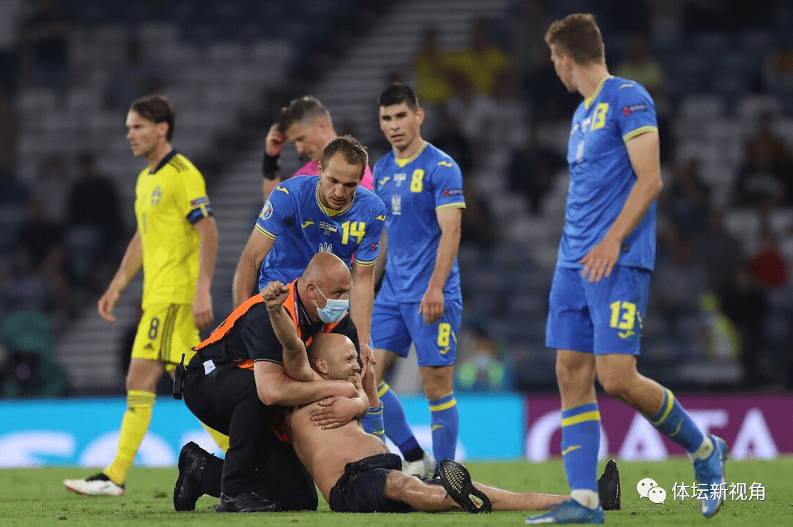 日本羽毛球队绝杀丹麦羽毛球队，陶菲克三分雨点燃全场的简单介绍